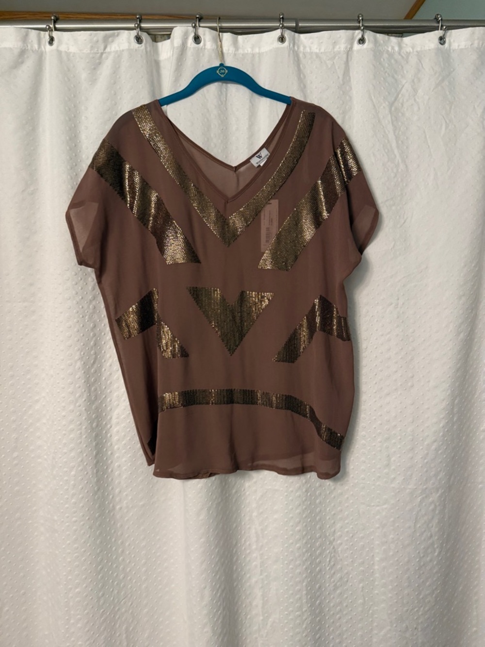 Worthington Mauve V-Neck Blouse with Gold Chevron Accents